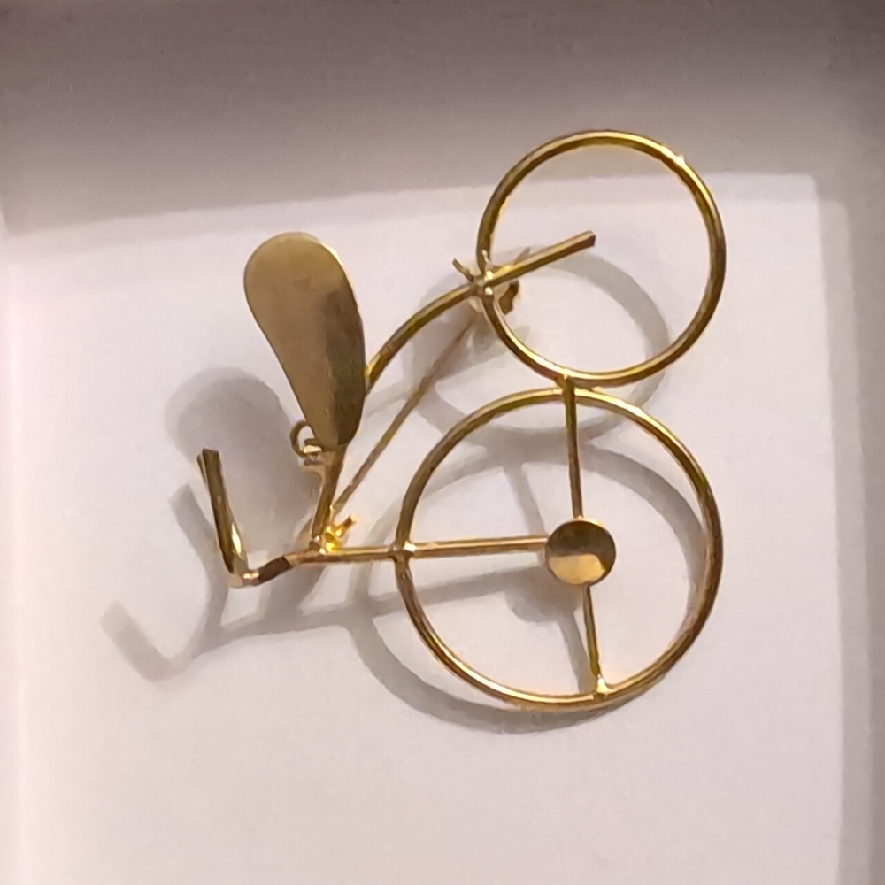 Vintage Gold-Tone Minimalist Wire Bicycle Brooch - Retro 1970s/80s Cycling Pin